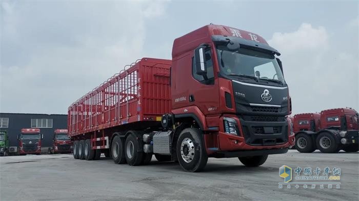 乘龍H5超輕版AMT牽引車(chē)采用輕量化設(shè)計(jì)
