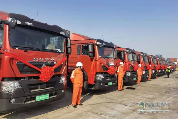 中國(guó)重汽 豪沃TX 電動(dòng)集卡牽引車
