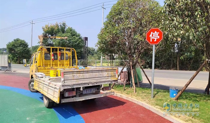 東風多利卡D6雙排車