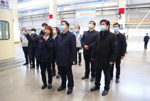 山西省委常委、常務(wù)副省長張吉福一行蒞臨大運新能源汽車生產(chǎn)基地調(diào)研