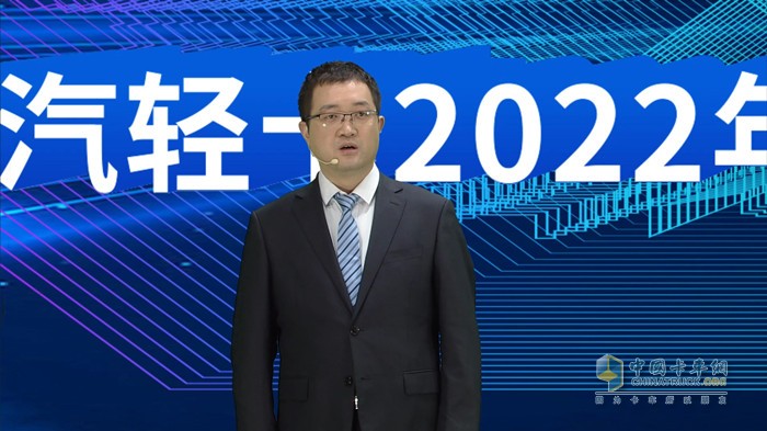 山東汽車制造有限公司副總經(jīng)理、銷售公司總經(jīng)理郭攀