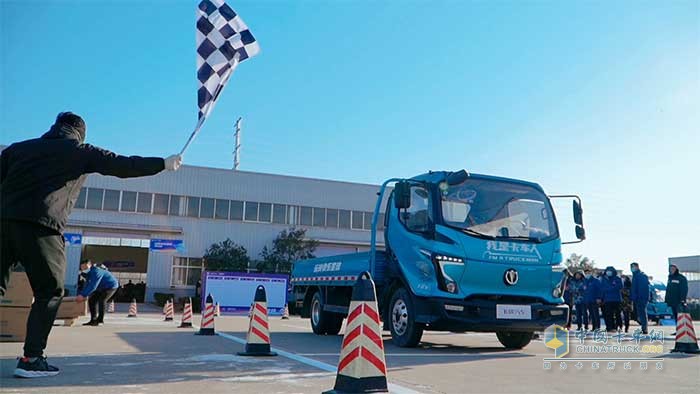 與圣誕節(jié)撞個滿懷  我是卡車人大賽收官站都傳遞了什么？