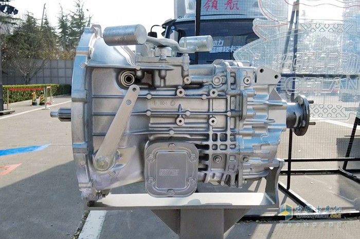 福田時(shí)代汽車 領(lǐng)航·藍(lán)牛王 超級(jí)動(dòng)力 藍(lán)牌輕卡王