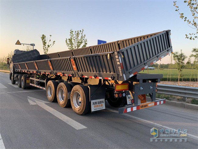 灰熊自卸半掛車只做自卸半掛車一種車，專注于解決整個砂石料運(yùn)輸行業(yè)的用車難題和痛點(diǎn)。