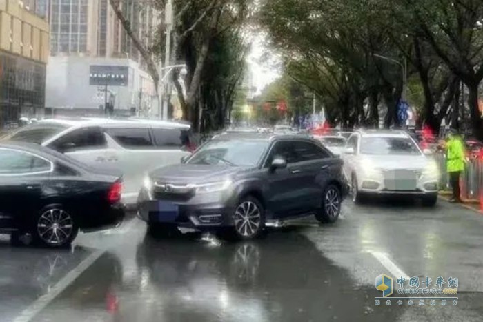 深圳交警 低溫陰雨 雨天行車(chē)