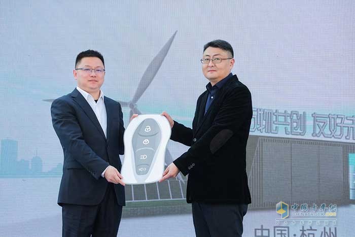 吉利牽手隆欣 全球首座綠色商砼重卡換電站在浙江啟動(dòng)