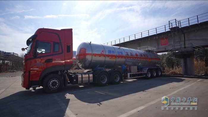 東風天龍?；愤\輸車