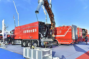 引領(lǐng)消防車行業(yè)發(fā)展  上海金盾為何對奔馳卡車底盤贊譽有加？