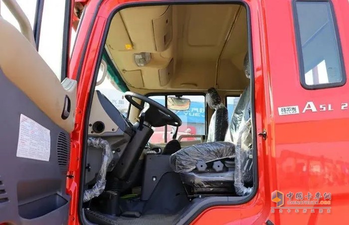 格爾發(fā)挖掘機(jī)運輸車