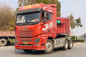 5年連續(xù)購買2臺解放青汽JH6 張傳福的鋼材運輸就靠它