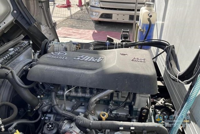 解放領(lǐng)途冷藏車采用CA4DD160發(fā)動機