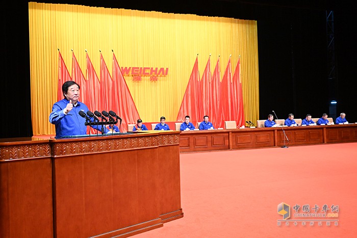 隨著重型柴油車國(guó)六標(biāo)準(zhǔn)的實(shí)施，為了更好的滿足國(guó)六標(biāo)準(zhǔn)，為卡友帶來更好的消費(fèi)體驗(yàn)。弘康環(huán)保秉承著為了天更藍(lán) 水更綠的企業(yè)使命，特推出第四代弘康純“強(qiáng)勁”產(chǎn)品，為廣大卡友提供更優(yōu)質(zhì)的產(chǎn)品與服務(wù)。