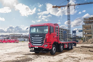 相當“挖”塞 江淮格爾發(fā)K5W 8×4挖掘機運輸車是你不二的購車選擇