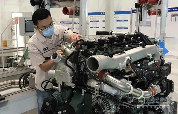解放動力,發(fā)動機
