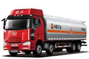 解放新J6P危險(xiǎn)貨物運(yùn)輸車 硬核安全防護(hù)武裝到底