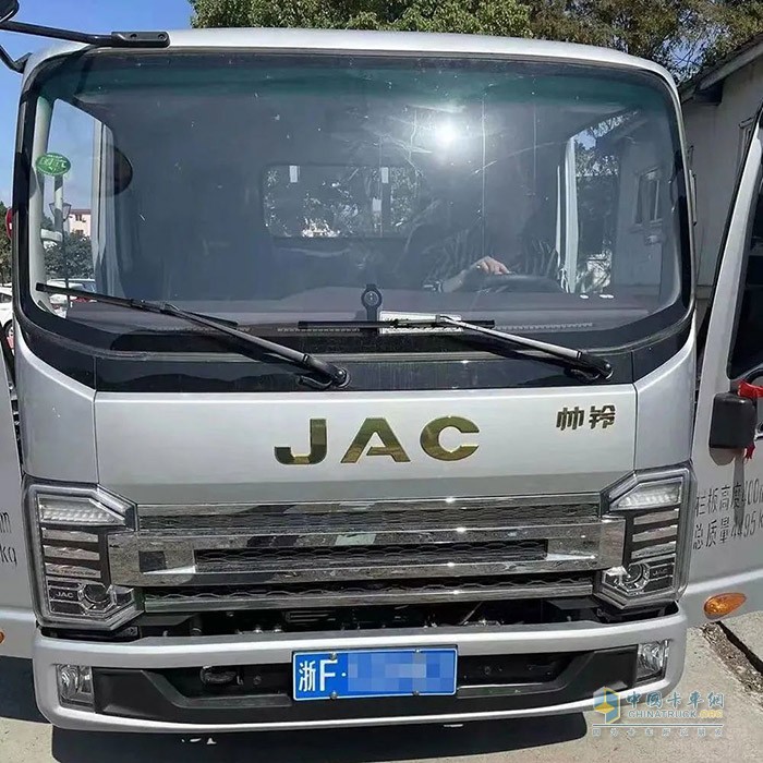 安徽康明斯 E2.5 國(guó)六 發(fā)動(dòng)機(jī)