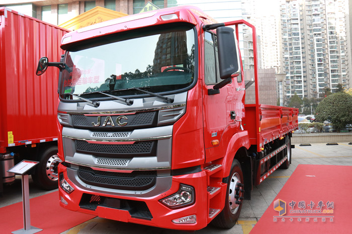 格爾發(fā)4×2?；穾竭\輸車底盤