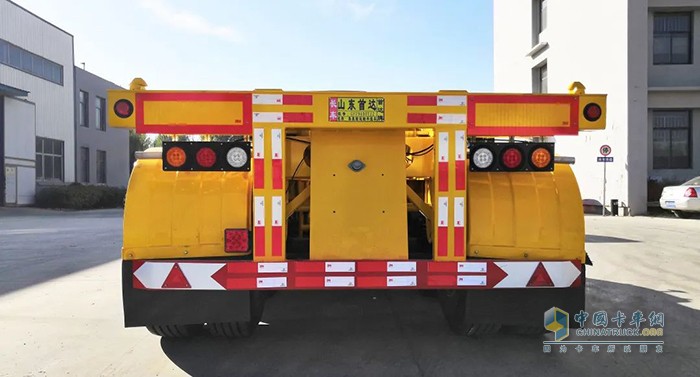 什么是集裝箱運輸半掛車標桿？還得看首達