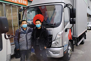 “服裝物流達(dá)人”韋新春：輕卡跑長(zhǎng)途就選領(lǐng)航M5 開得舒服、賺得更多