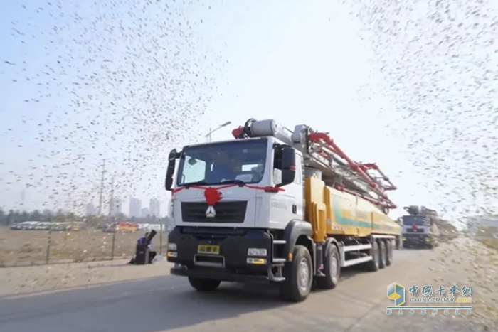 “卯”勁起航！徐工大米數(shù)泵車數(shù)臺齊發(fā)