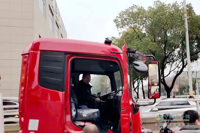 東風(fēng)商用車：廠商協(xié)同“戰(zhàn)” 市場(chǎng) 元?dú)鉂M滿沖刺“開門紅”
