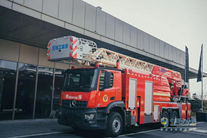 不負(fù)眾托 梅賽德斯-奔馳卡車不斷深耕中國專用車市場