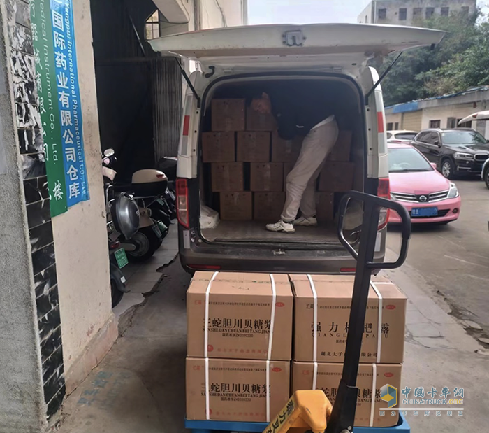 開長(zhǎng)安跨越星V5 EV跑運(yùn)輸，海南黃師傅的致富之道