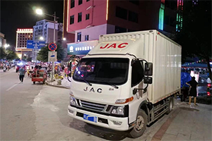 拉水果跑運(yùn)輸，他說(shuō)江淮1卡駿鈴讓他快人一步