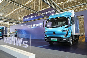 為什么說(shuō)卡車司機(jī)更適合買混動(dòng)卡車？飛碟HW5給你答案