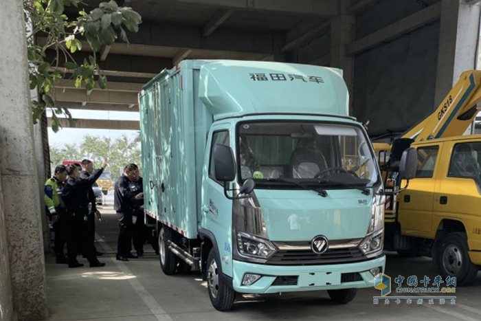 讓出行更安全，奧鈴M卡成為?？凇傲廖残袆?dòng)”教案車