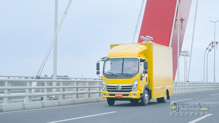 10臺(tái)！重汽王牌新能源輕卡交車(chē)