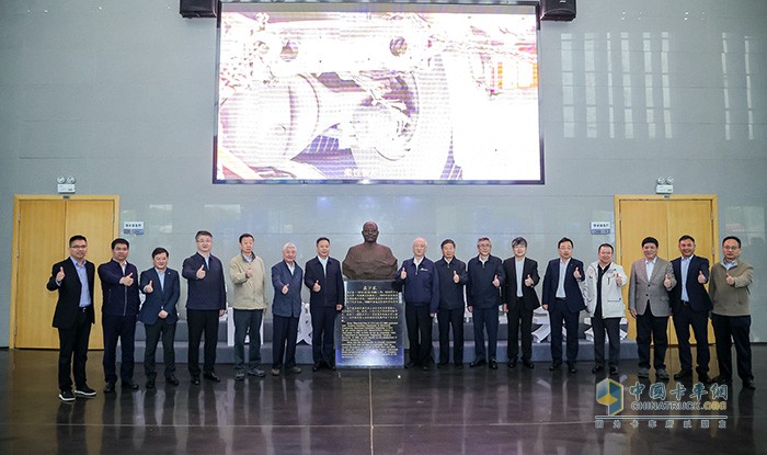 回望研發(fā)四十載，東風(fēng)商用車將超越自我砥礪前行