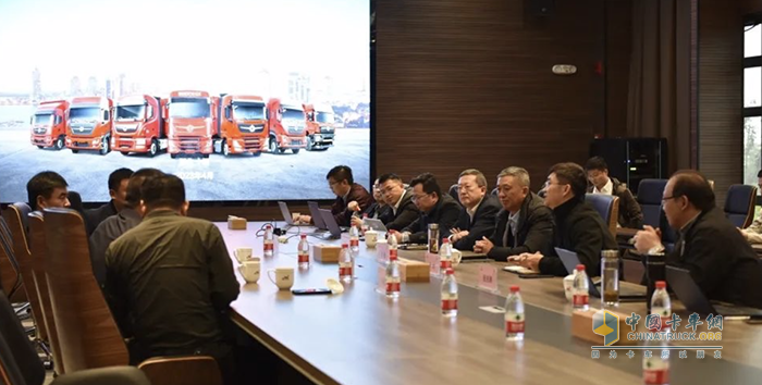 杠杠的！東風(fēng)商用車再獲300輛危險(xiǎn)品牽引車采購(gòu)大單！
