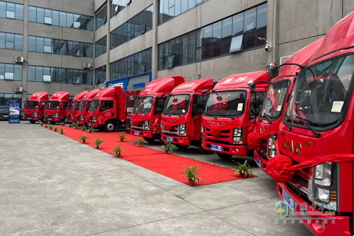 高效節(jié)油、多拉快跑，首批20臺(tái)威鈴K6車輛交付用戶！