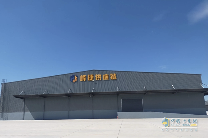 峰捷供應鏈＆東風商用車簽署100臺東風天龍牽引車戰(zhàn)略合作協(xié)議