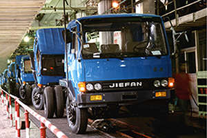 走進(jìn)解放卡車：這代車，這代人，敢闖新路！