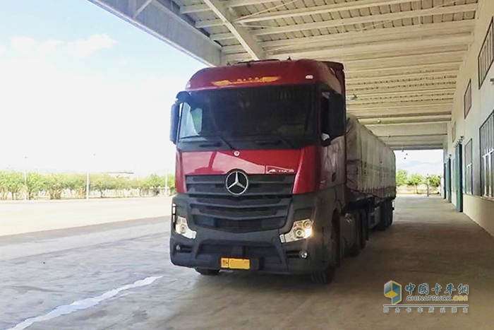坐擁3輛奔馳Actros，張保軍成運(yùn)輸圈“卷王”