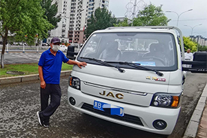 拉水果一車“兩”用，江淮1卡愷達是他的“解悶”神器