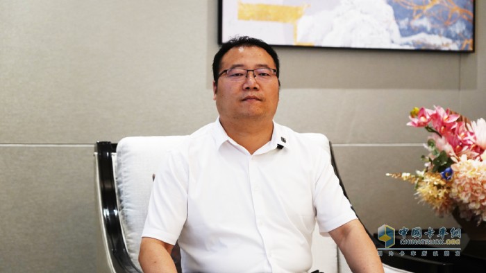 高端專(zhuān)屬定制化服務(wù)，為解放鷹途照亮未來(lái)征途