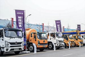 陜汽商用車(chē)與福龍馬公司推動(dòng)環(huán)衛(wèi)車(chē)一體化合作