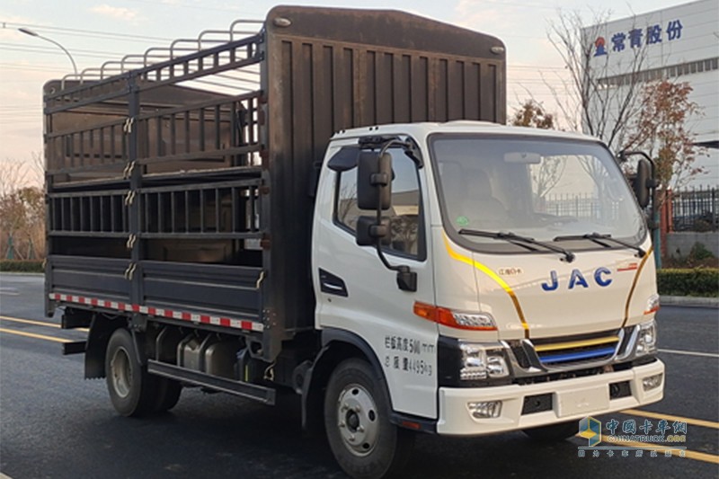 江淮 帥鈴S6 4.5T 4.18米單排插電式混合動(dòng)力倉(cāng)柵式輕卡(HFC5041CCYPHEV2)15.5kWh