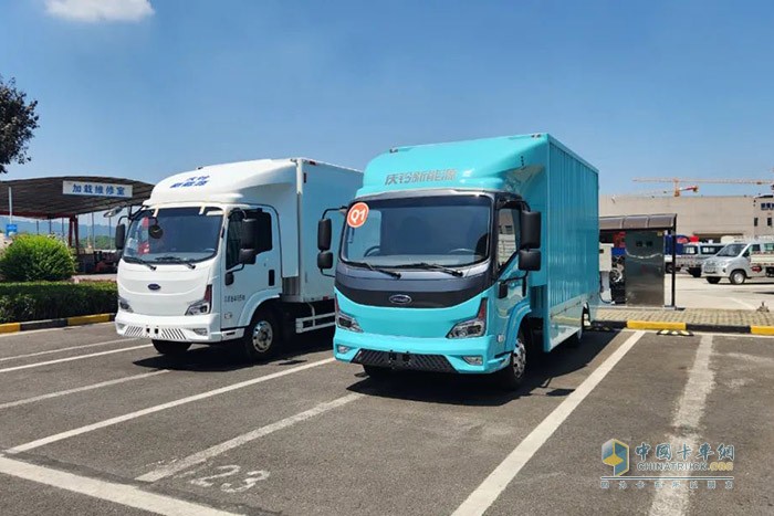 慶鈴EVM600純電動輕卡，一舉奪獲輕型貨廂組（輕卡組）全能金獎、最佳節(jié)能能力獎、最佳續(xù)航能力獎、最佳動力性能獎、最佳制動性能獎五項大獎。