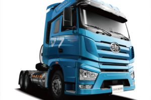 一汽解放高端“氣”車J7 LNG牽引車，面面出眾