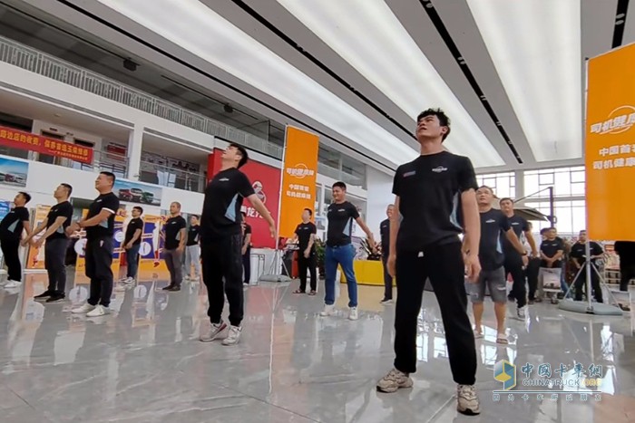 乘龍一直秉承著“以用戶為中心”的理念，在幫助卡友高效致富的同時(shí)，乘龍更希望卡友擁有一個(gè)健康的好身體。