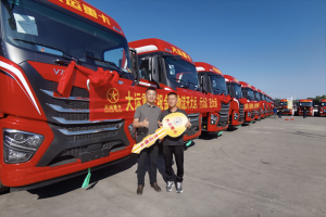 斬獲百臺訂單 大運(yùn)重卡V7H 燃?xì)廛囋谏轿魉分萁桓?>
                        <div   id=