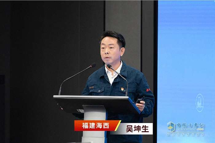 　　譚旭光對山東重工工程機械業(yè)務提出要求：  　　集團工程機械業(yè)務已實現(xiàn)全面盈利，要在競合中實現(xiàn)差異化優(yōu)勢!  　　譚旭光說，2024年全集團要實現(xiàn)雙位數(shù)增長，研發(fā)投入不限量，保持結構調整優(yōu)勢，全面進入發(fā)展的快車道!