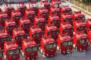 行業(yè)首批百臺級智能駕駛重卡交付完成 正式投入紜毅運輸全國干線貨運線路