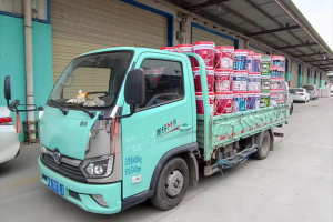 做防水材料的張師傅，“奧鈴M卡，一車頂兩車用”
