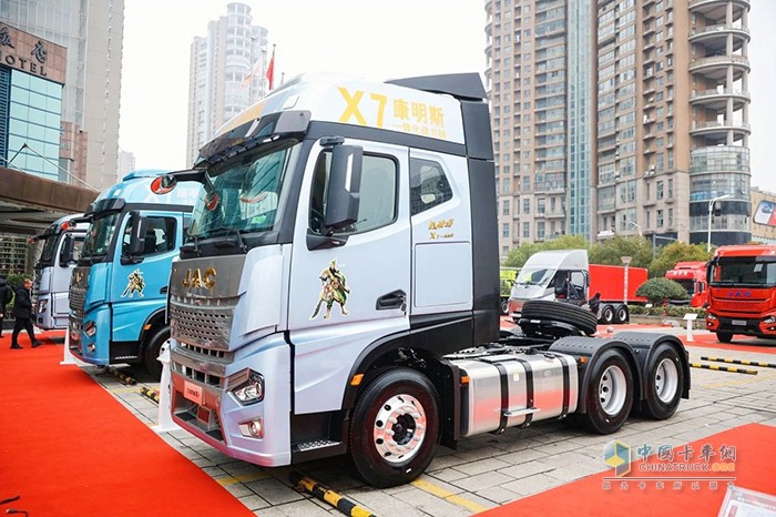 江淮重卡牽引車天團(tuán)，耀世登場！