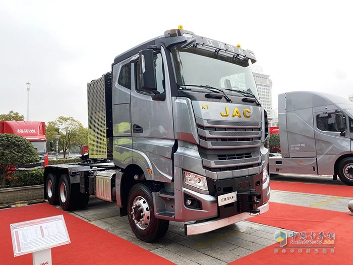 江淮重卡牽引車天團(tuán)，耀世登場！